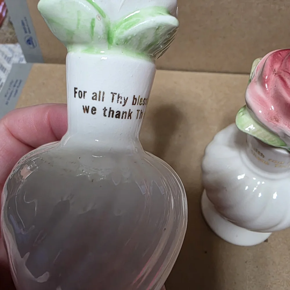 Vtg Rose Budvase Salt Pepper Shaker Set #175